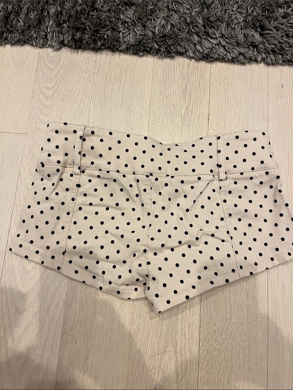 Edikted Polka Dot Cream Shorts - Picture 4 of 5